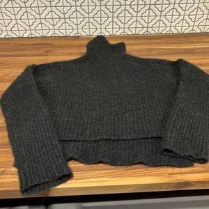 Cashmere cropped turtleneck sweater